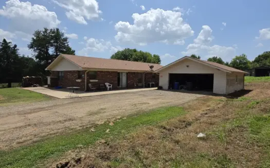 Country Home – Shop – Barn – 7 Acres – Homestead Property