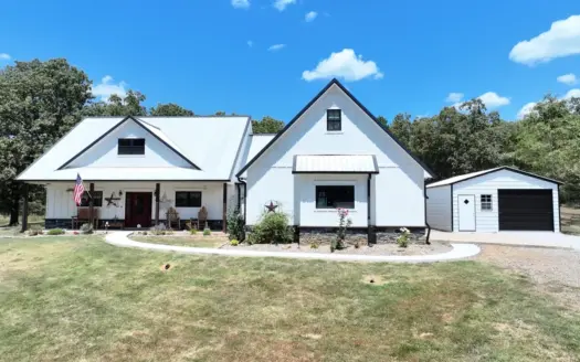 Modern Farmhouse On 10 Acres With All The Amenities