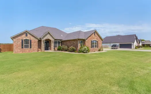 4 Bed 3 Bath Brick Home Riverside Golf Course Clinton, OK