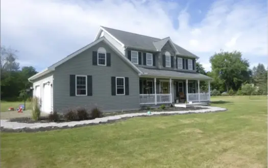 Beautiful 4 Bedroom Home in Peaceful Setting