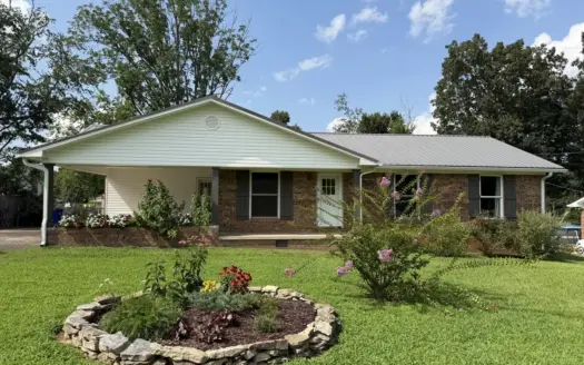3 Bedroom Home In Town For Sale In Tn, Great Neighborhood