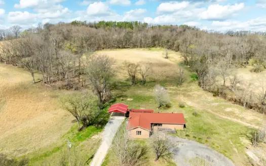 Country Home for Sale in Maury County, Tennessee