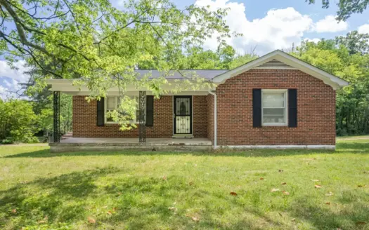 Country Home for Sale in Maury County, Tennessee