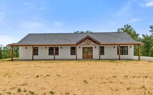 Country Home for Sale in Lewis County, Tennessee