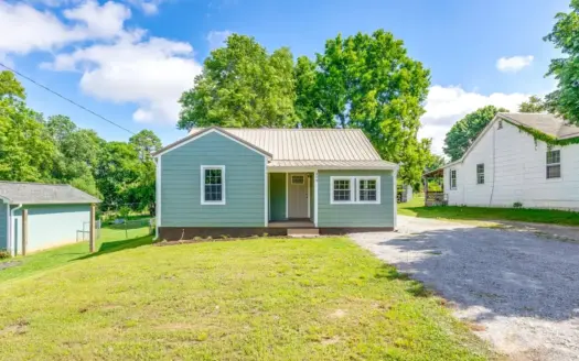 Home In Town for Sale in Maury County, Tennessee