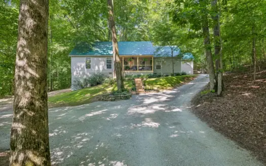 Country Home for Sale in Maury County, Tennessee