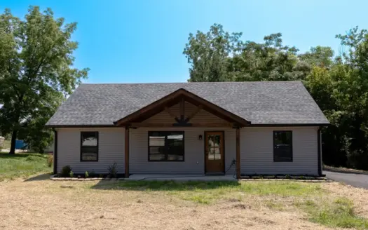 Country Home for Sale in Lewis County, Tennessee