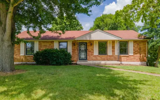 Home in Town for Sale in Maury County, Tennessee