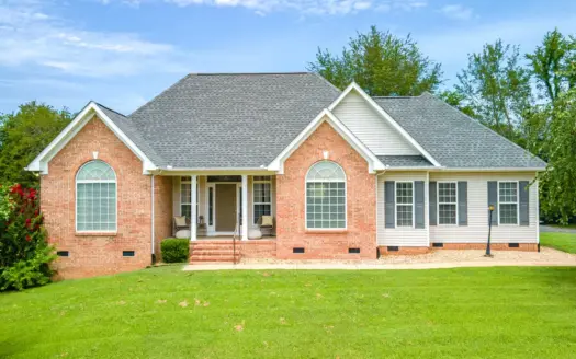 Country Home for Sale in MAury County, Tennessee.