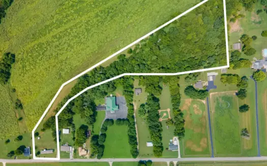 Country Home for Sale in Maury County, Tennessee