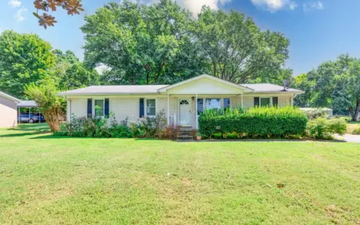 Country Home for Sale in Maury County, Tennessee