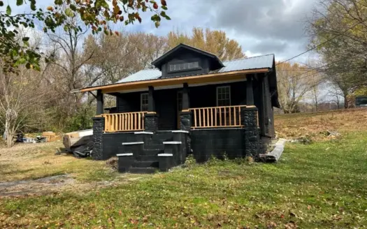 3 BR 2BA Farmhouse for sale in Elizabethton, TN