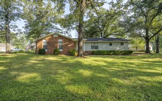Country Home in Savannah, TN, 3BEDS 2BATHS great neighborhood!!!