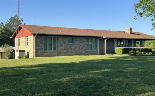 Charming Tennessee Brick Country Home on 1.75 Acres!