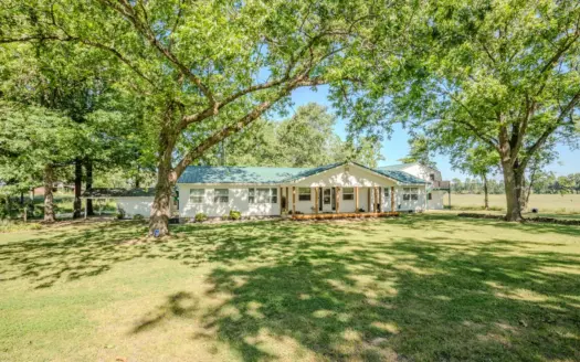 Stunning Fully Renovated Tennessee Country Home on 4.5± Acres!