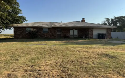 Charming Country Home  – Just 6 Miles West of Fort Cobb Lake