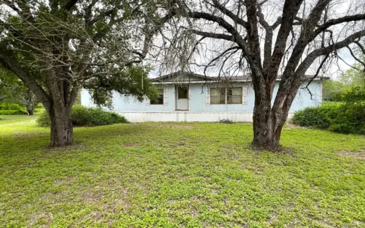 County living on 10 acres in Sandia Texas