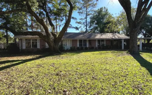 Charming Brick Townhome in New Boston, Texas For Sale
