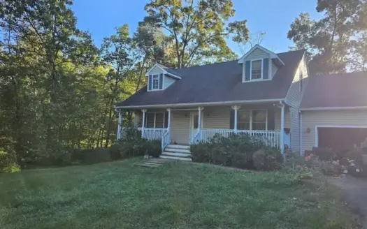 Charming 3-Bed Cape Cod with Endless Potential In VA