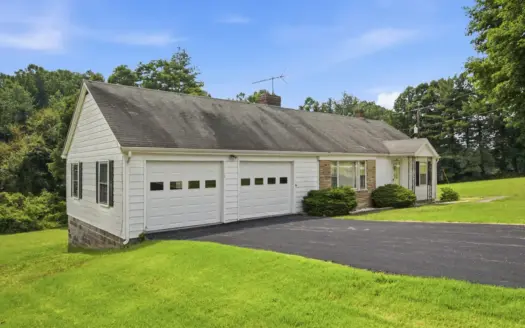 Country Home with Creek Frontage for Sale in Willis VA