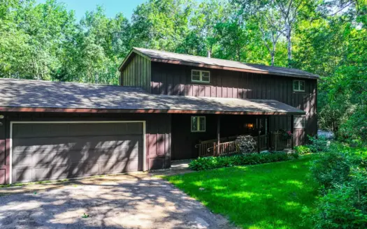 Country Home For Sale in Waupaca WI