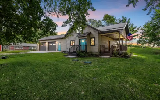 3-Bedroo Home Situated on 5 Acres just Outside Briggsville WI