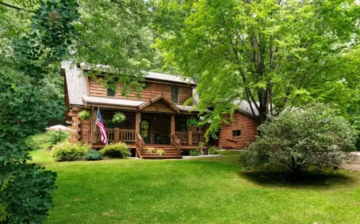 13.9 Wooded Acres, Log Home, Driftless Region For Sale