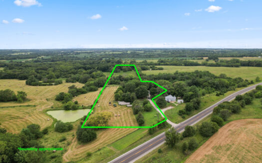 Country Home on 7.5 Acres Near Gallatin, MO