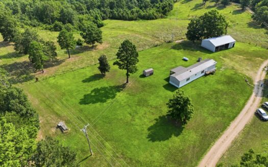 Country home nestled between Summersville and Eminence