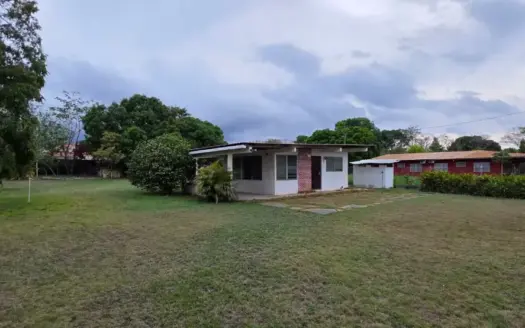 Opportunity | Beach lot with structure for renovation in Coronado