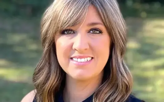 agent profile picture for Amy Tabor on country homes website