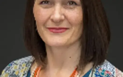 agent profile picture for Angie Wingo on country homes website
