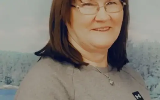 agent profile picture for Barbara Lewis on country homes website