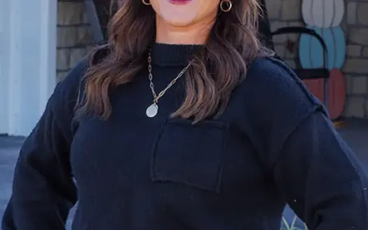 agent profile picture for Christa Barlow on country homes website