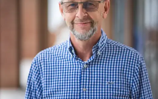 agent profile picture for Darrell Hylton on country homes website