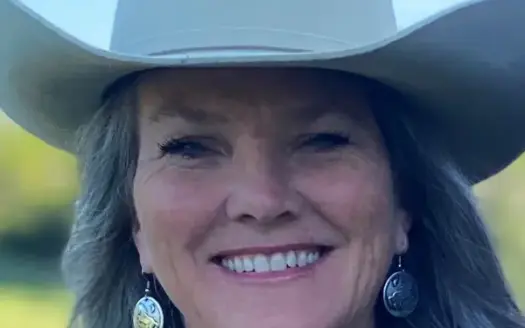 agent profile picture for Diane Cooper on country homes website