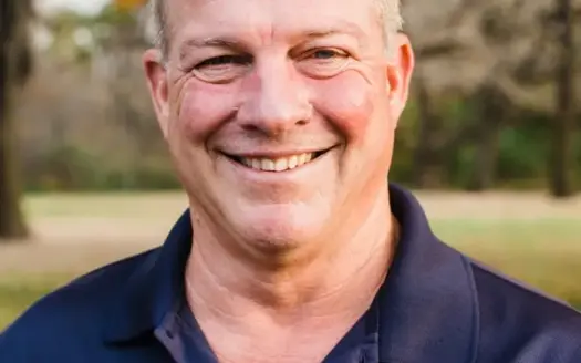 agent profile picture for Donnie Mcclellan on country homes website