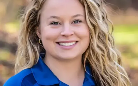 agent profile picture for Elizabeth Hinson on country homes website
