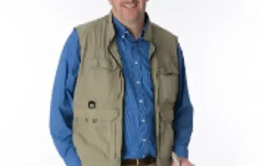 agent profile picture for Eric Seeger on country homes website