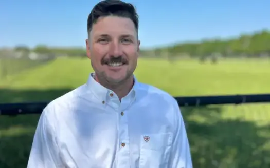 agent profile picture for Hunter Cole on country homes website