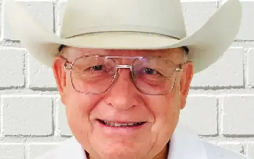 agent profile picture for James Peterson on country homes website