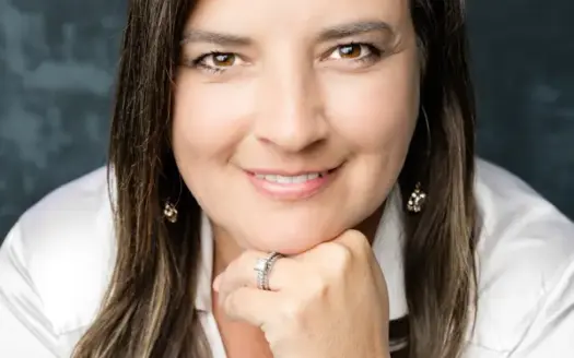 agent profile picture for Jennifer Gravil on country homes website