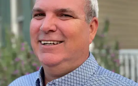 agent profile picture for Jon Box on country homes website