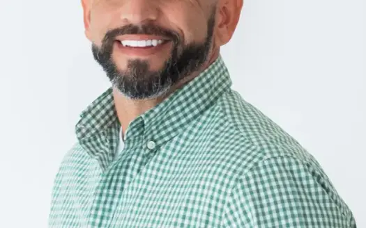 agent profile picture for Josh Leon on country homes website