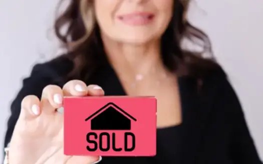 agent profile picture for Jourdan Quinn on country homes website