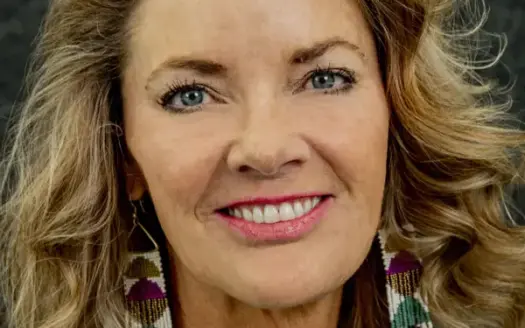 agent profile picture for Melissa Clark on country homes website
