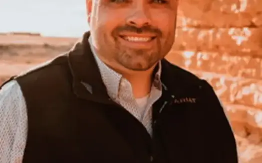 agent profile picture for Nickolas Zerr on country homes website