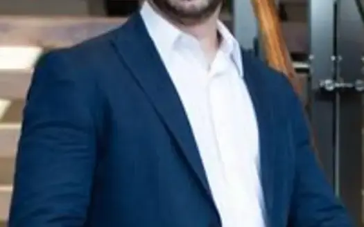 agent profile picture for Ryan Welch on country homes website