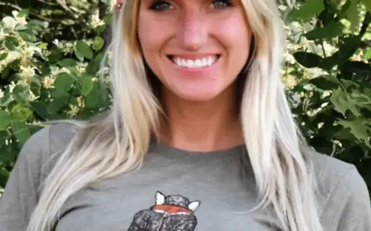 agent profile picture for Samantha Moore on country homes website