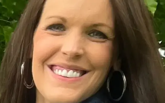agent profile picture for Savannah Weber on country homes website